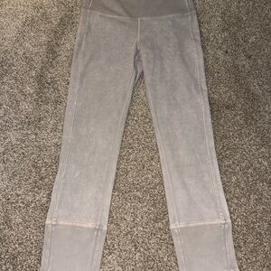 LuluLemon Gray High-Waisted capri Leggings